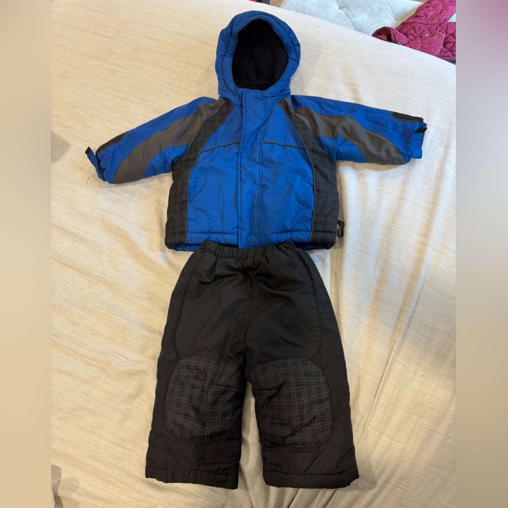 Source Unknown Blue and Black Kids Matching Set